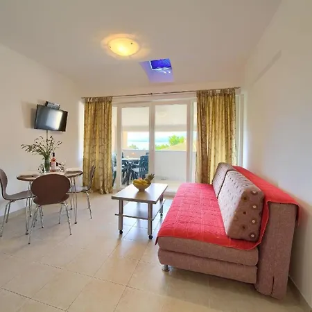 Apartment Nette In Mit Moeblierter Terrasse *